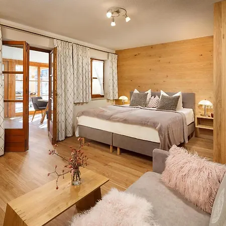 Apartament Rosa 1 & 3 *